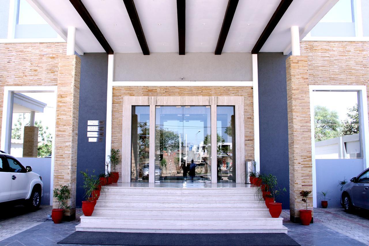 Continent Hotel Nawanshahr Nawāshahr 외부 사진